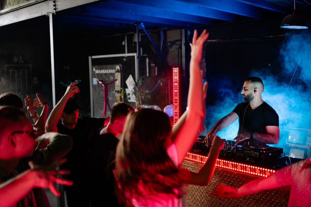 भारत में नाइटलाइफ नाइटबार संगीत