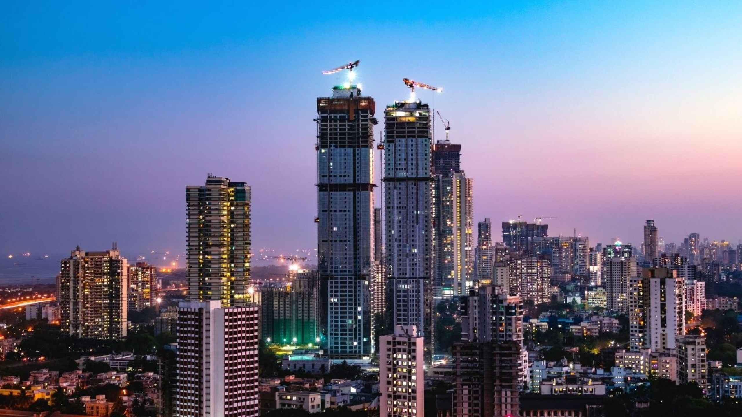 Gestión de activos en Mumbai con el horizonte del distrito financiero que representa el crecimiento de los servicios de gestión de riqueza